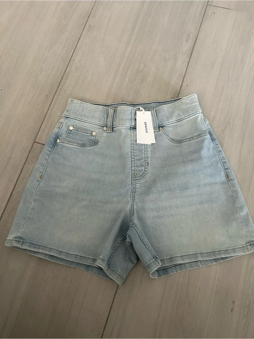 Spanx Pull-On High Waist Denim Shorts 5” Light Wash Size S